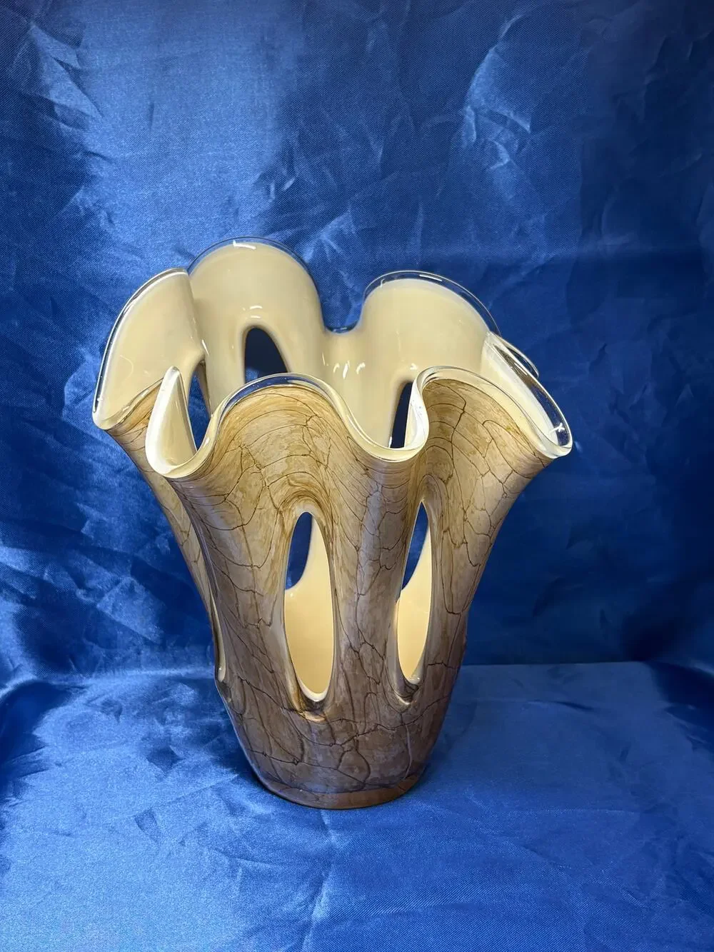 Cream Marble Design Handkerchief Contemporary Style Glass Vase